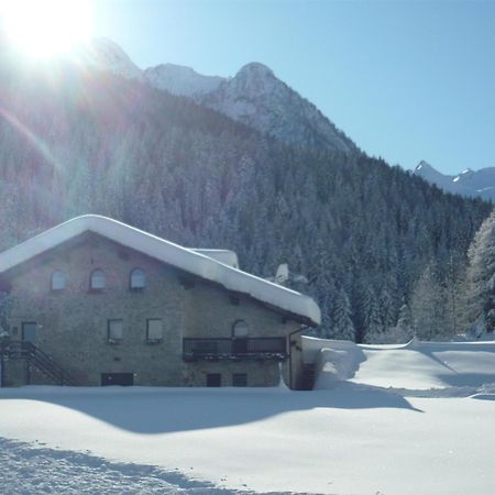 Chalet Rustico Bertolini Per Gruppi! Villa Vermiglio Kültér fotó